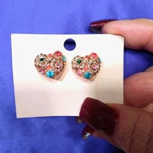 2 Pr Sparkling Heart Earrings